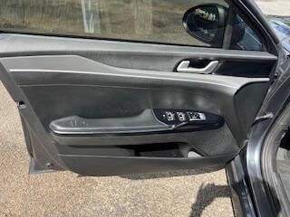 2021 Kia K5 LXS 4dr Sedan