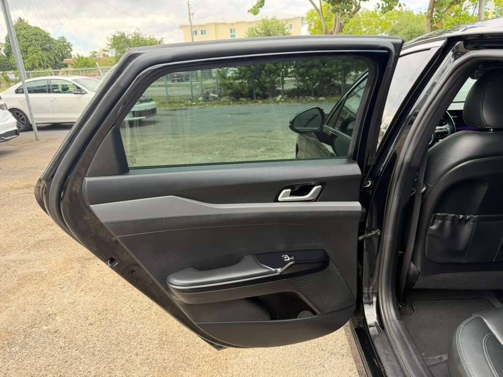 2022 Kia K5 GT Line AWD 4dr Sedan