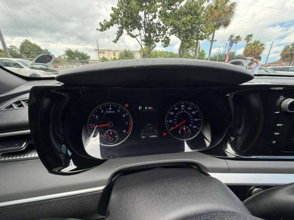 2022 Kia K5 GT Line AWD 4dr Sedan