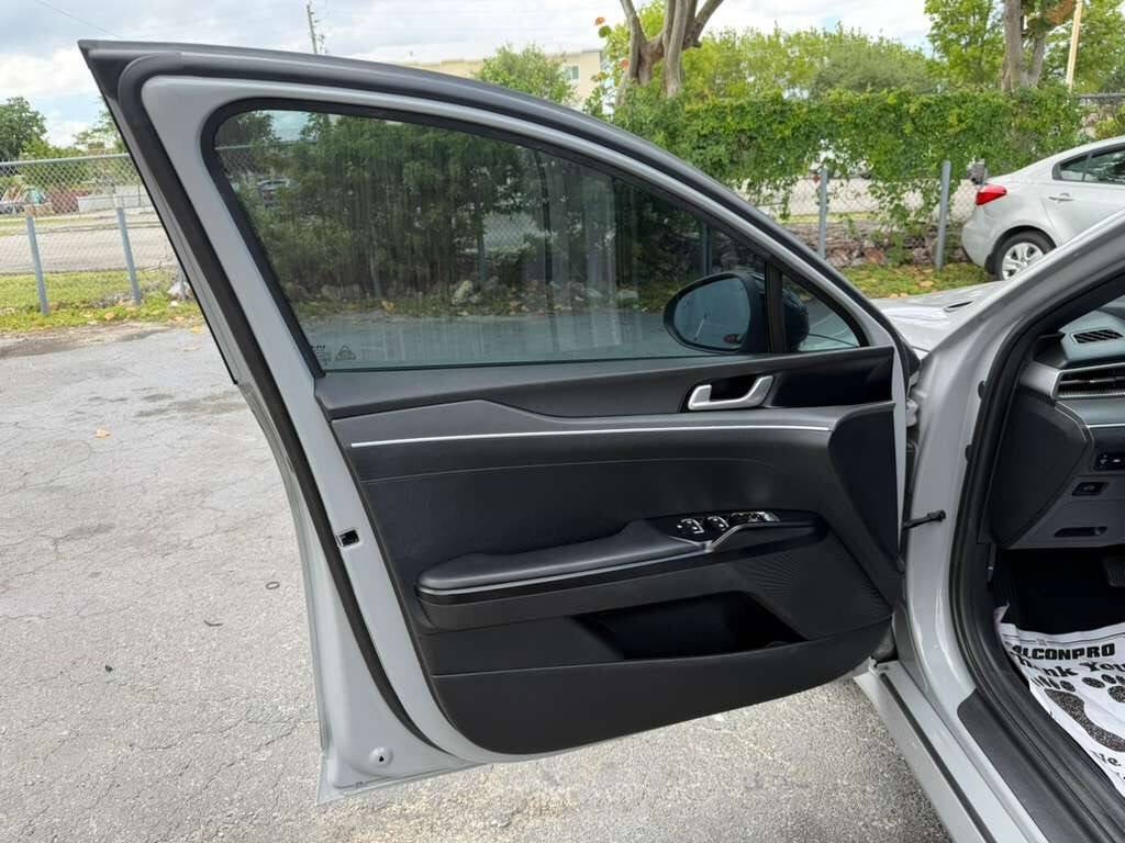 2022 Kia K5 GT Line AWD 4dr Sedan