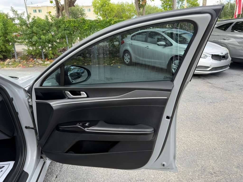 2022 Kia K5 GT Line AWD 4dr Sedan