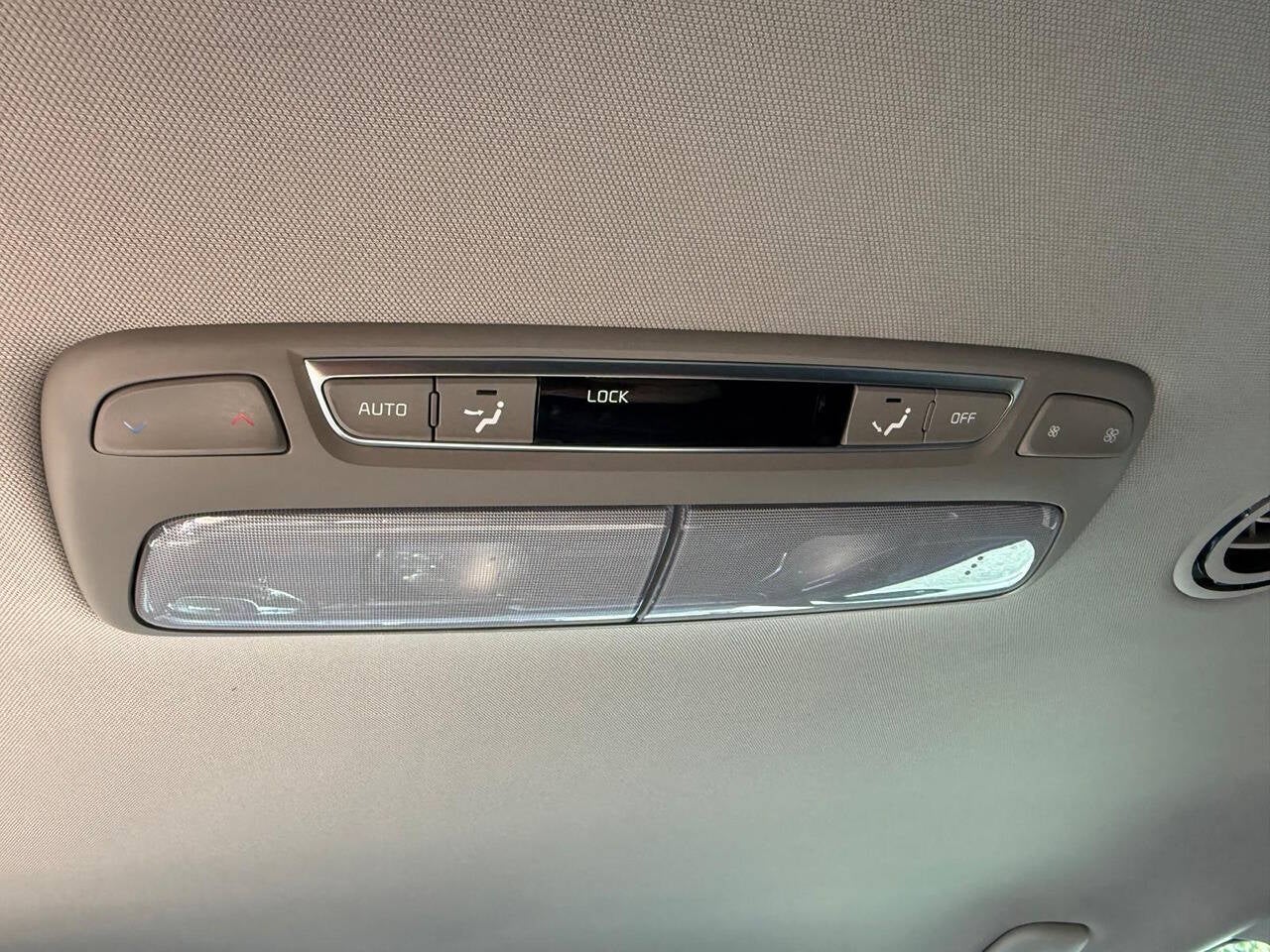 2023 Kia Telluride LX 4dr SUV