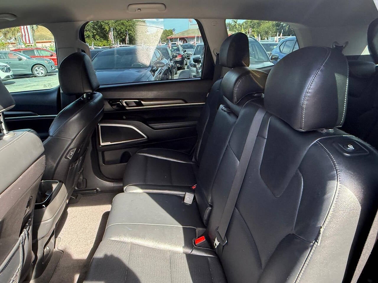 2023 Kia Telluride LX 4dr SUV