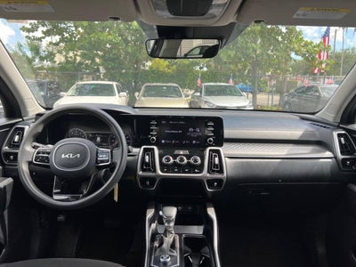 2022 Kia Sorento LX 4dr SUV