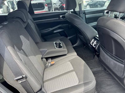 2022 Kia Sorento LX 4dr SUV
