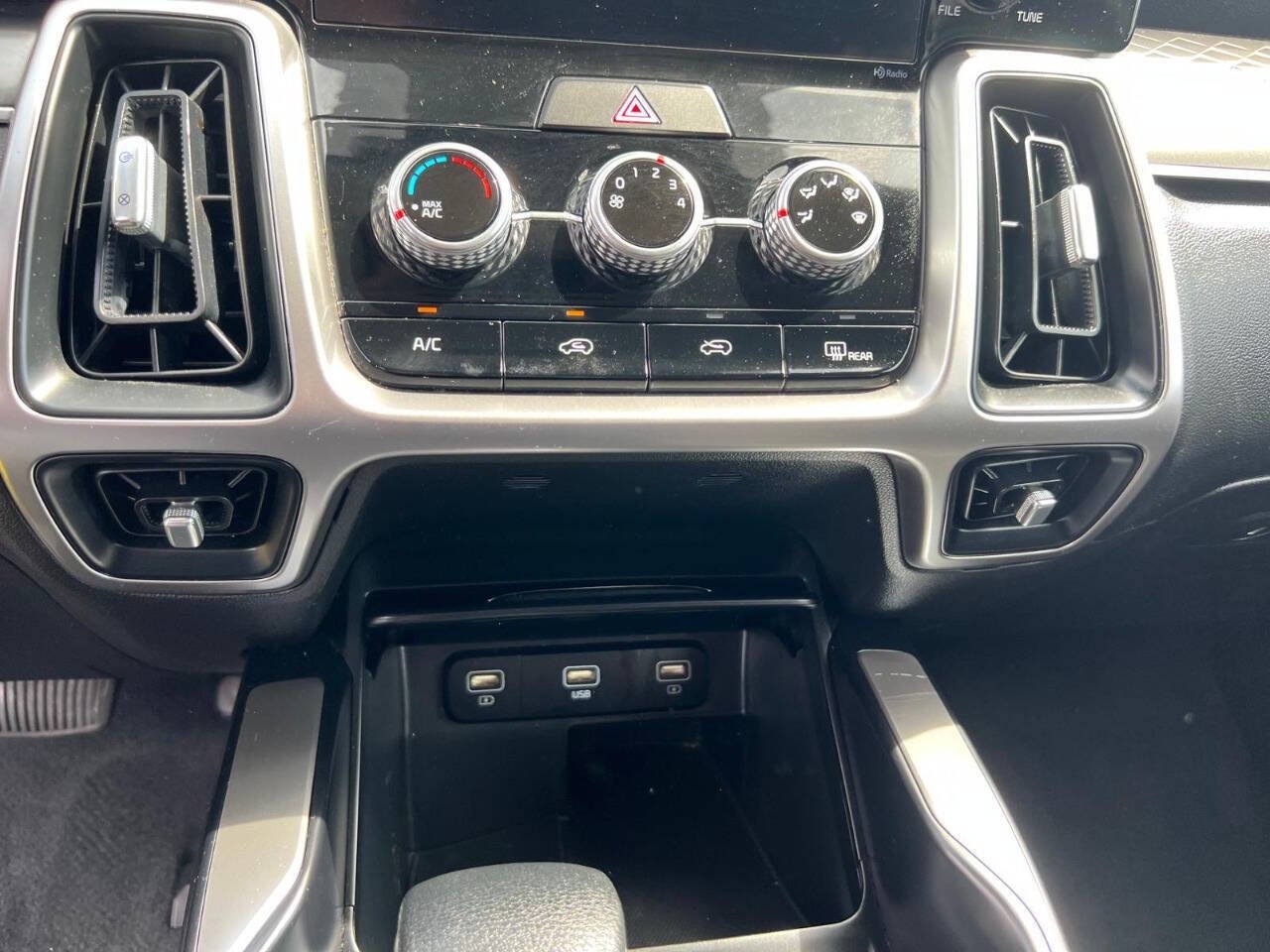 2022 Kia Sorento LX 4dr SUV