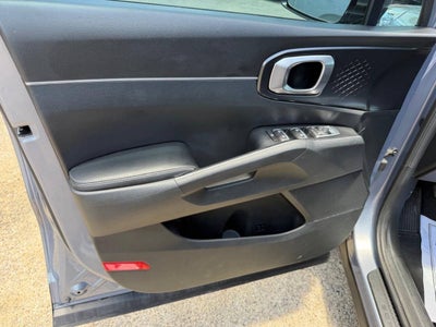 2022 Kia Sorento LX 4dr SUV