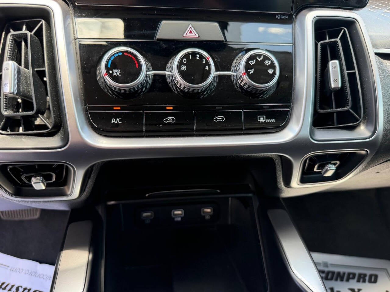 2022 Kia Sorento LX 4dr SUV