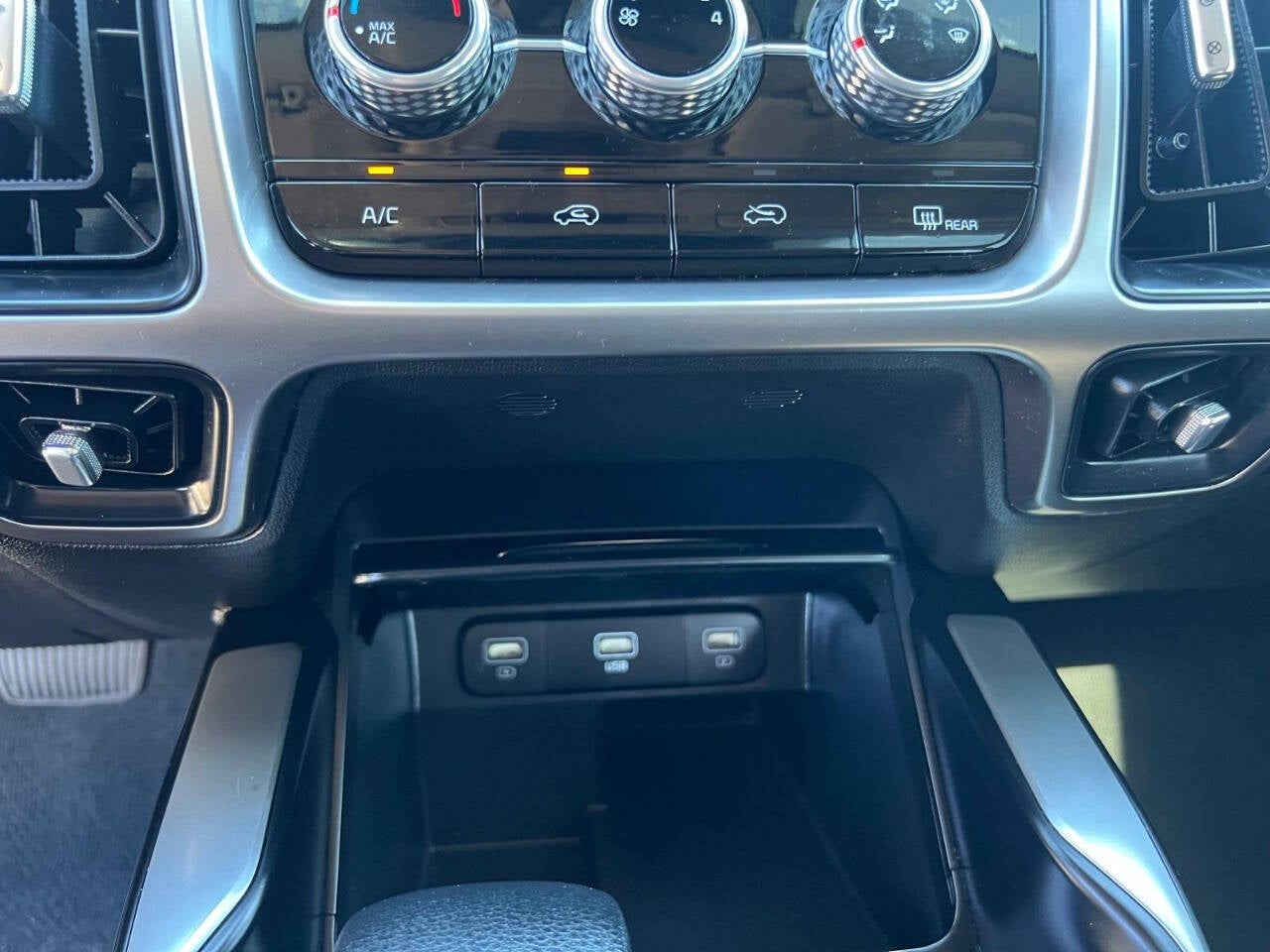 2023 Kia Sorento LX 4dr SUV