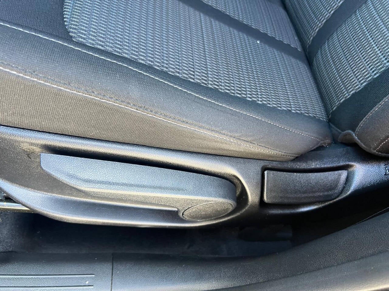 2023 Kia Sorento LX 4dr SUV