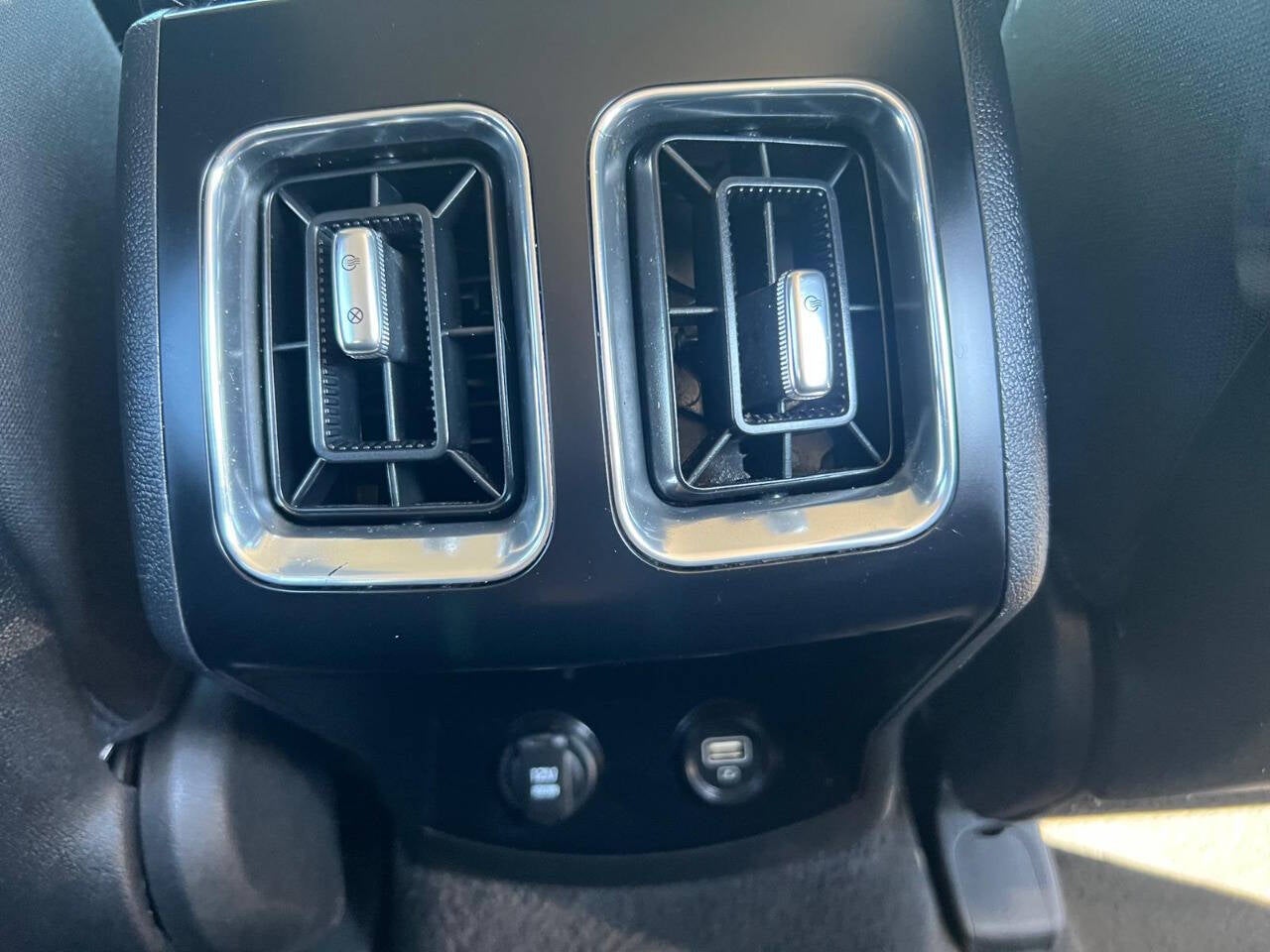 2023 Kia Sorento LX 4dr SUV