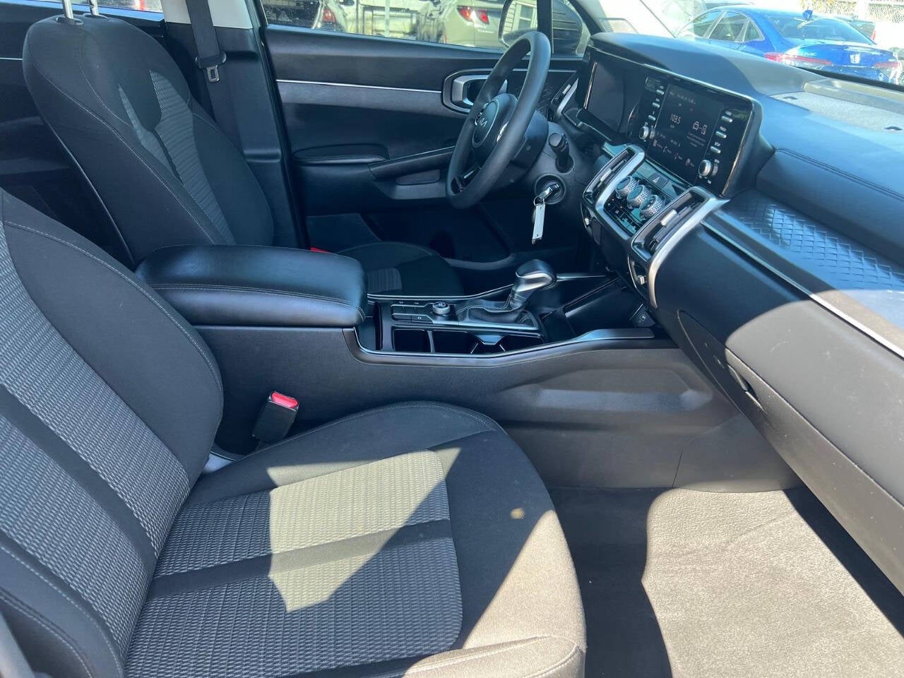 2023 Kia Sorento LX 4dr SUV