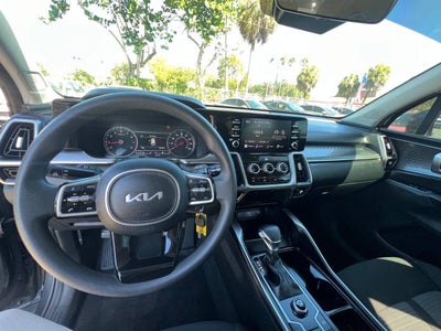 2023 Kia Sorento LX 4dr SUV