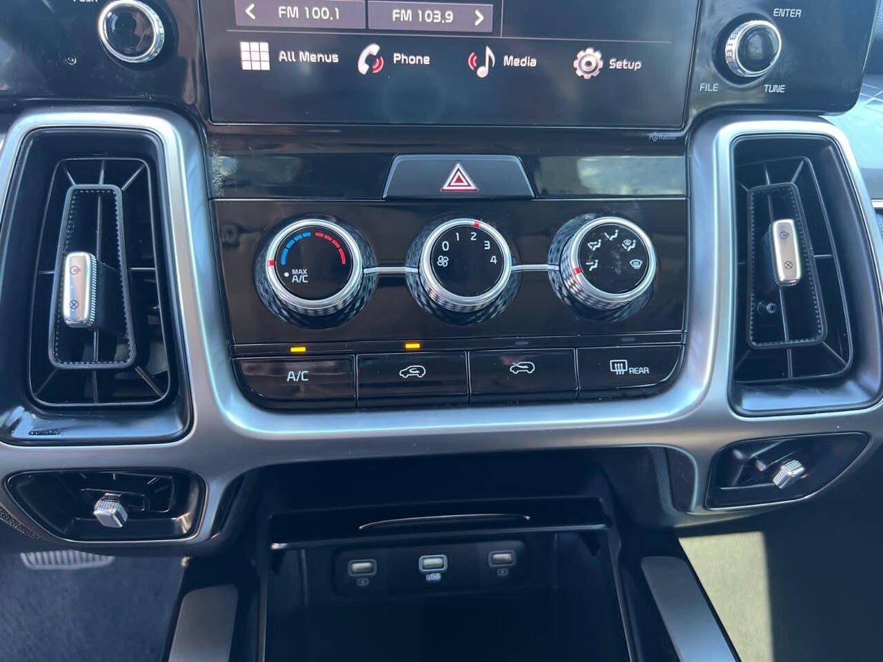 2023 Kia Sorento LX 4dr SUV