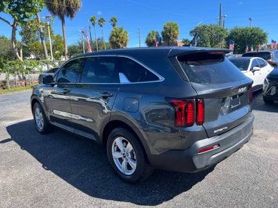 2023 Kia Sorento LX 4dr SUV