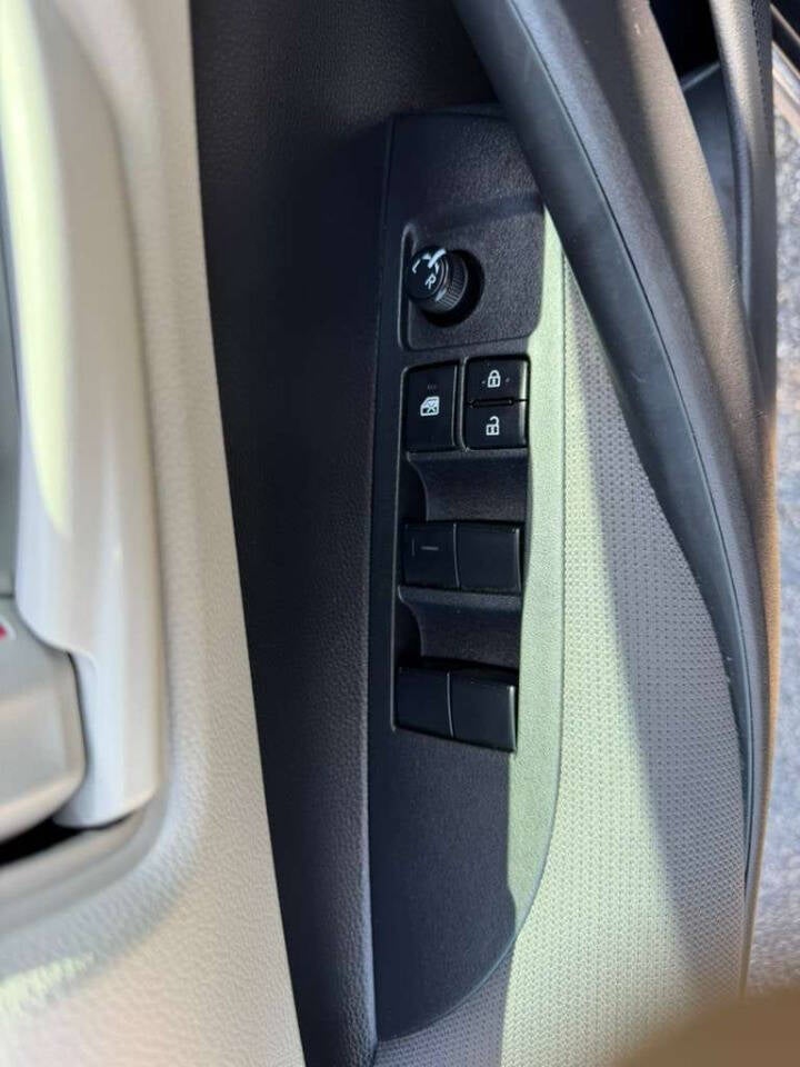 2024 Toyota Corolla LE 4dr Sedan