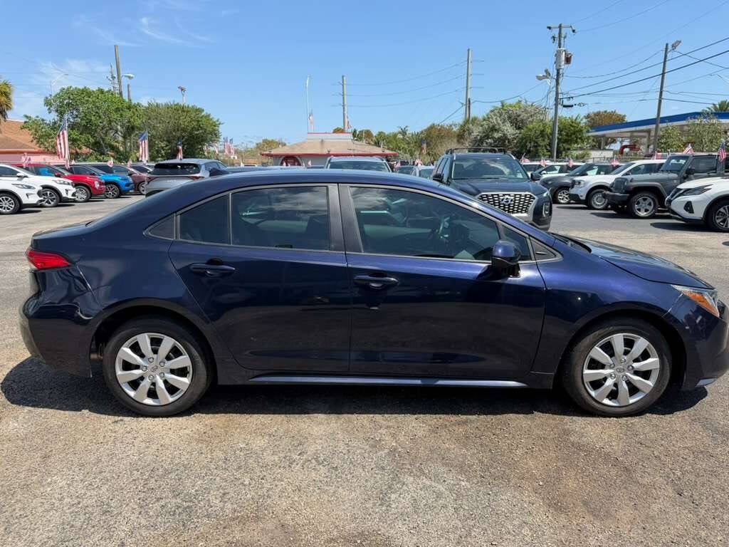 2024 Toyota Corolla LE 4dr Sedan