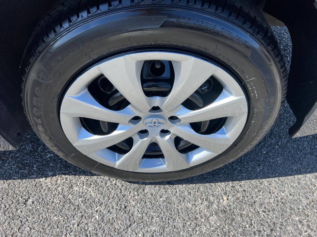 2024 Toyota Corolla LE 4dr Sedan