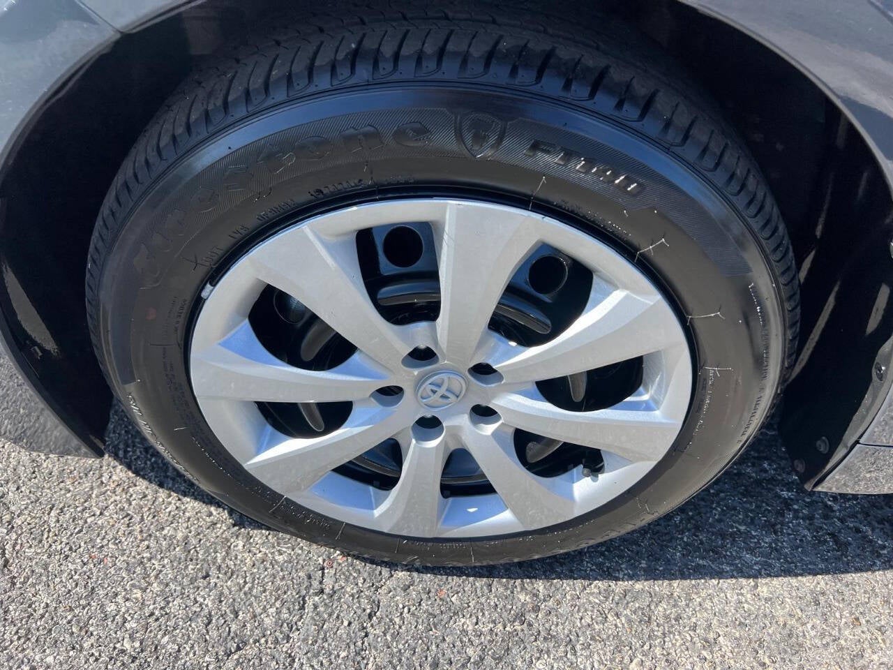 2024 Toyota Corolla LE 4dr Sedan