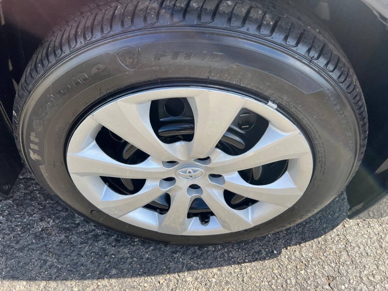 2024 Toyota Corolla LE 4dr Sedan