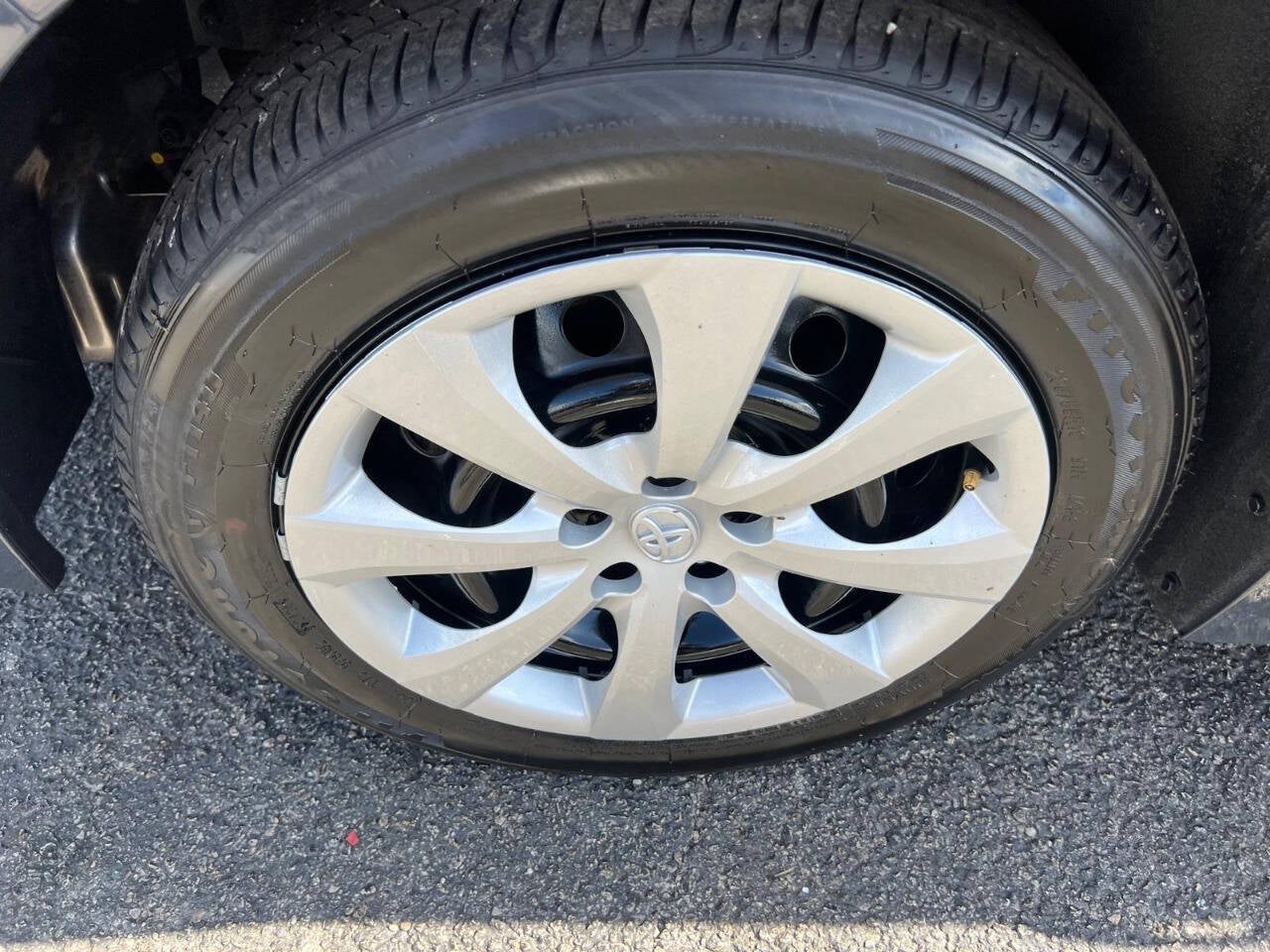 2024 Toyota Corolla LE 4dr Sedan