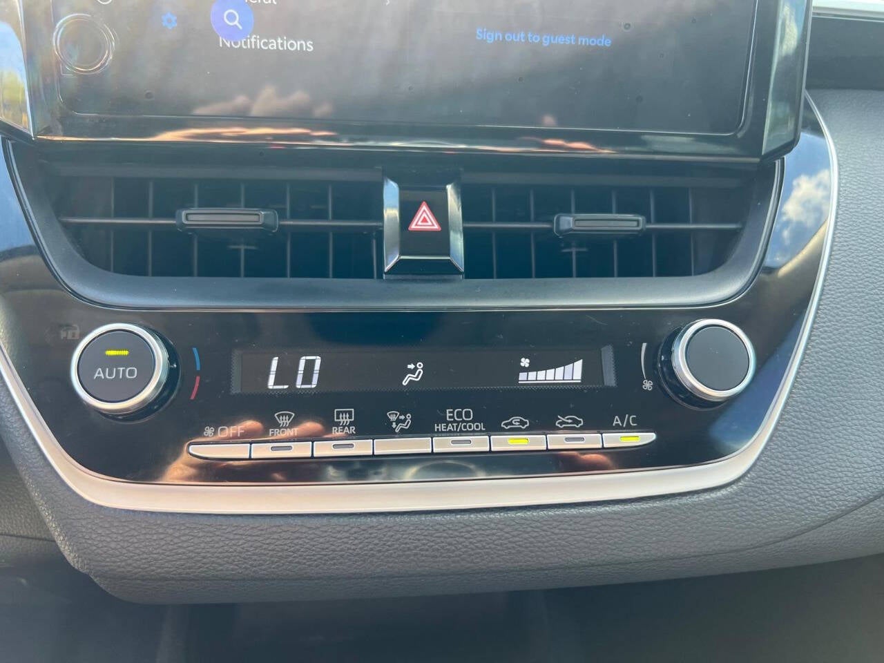 2024 Toyota Corolla LE 4dr Sedan