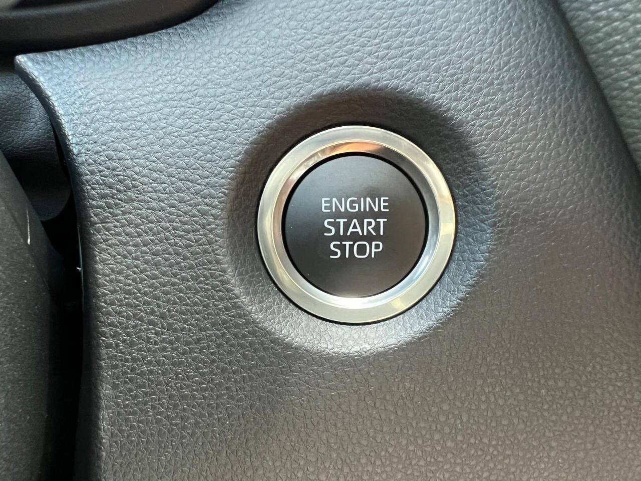 2025 Toyota Corolla SE 4dr Sedan