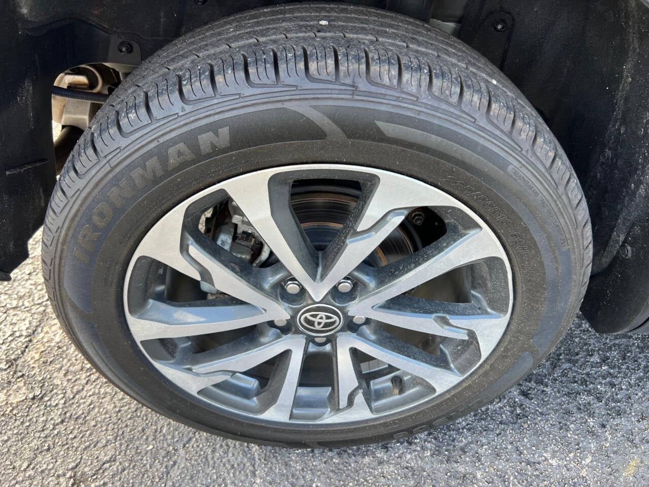 2023 Toyota Corolla Cross XLE AWD 4dr Crossover