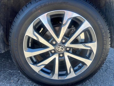 2024 Toyota Corolla Cross XLE 4dr Crossover