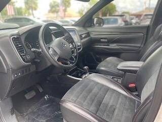 2020 Mitsubishi Outlander LE 4dr SUV