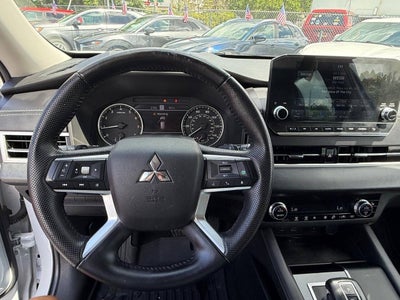 2022 Mitsubishi Outlander SE Launch Edition AWD 4dr SUV