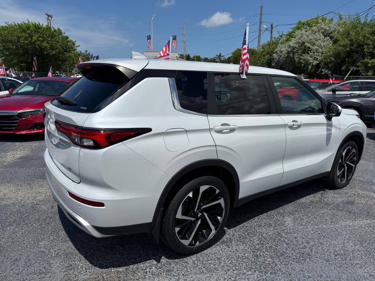 2022 Mitsubishi Outlander SE Launch Edition AWD 4dr SUV