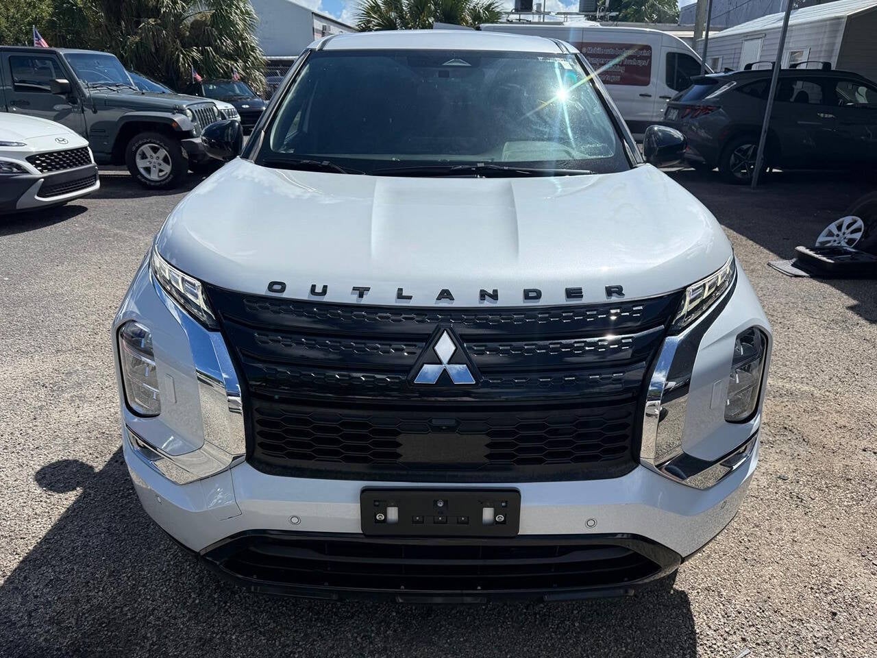 2023 Mitsubishi Outlander SE AWD 4dr SUV