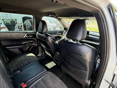 2023 Mitsubishi Outlander SE AWD 4dr SUV