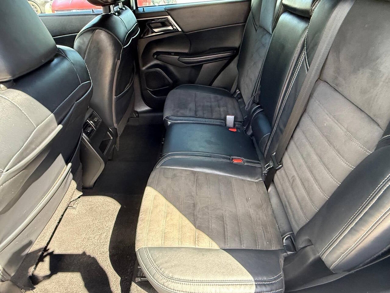 2023 Mitsubishi Outlander SE AWD 4dr SUV
