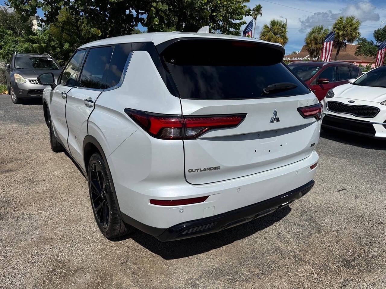 2023 Mitsubishi Outlander SE AWD 4dr SUV