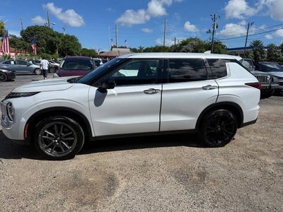 2023 Mitsubishi Outlander SE AWD 4dr SUV