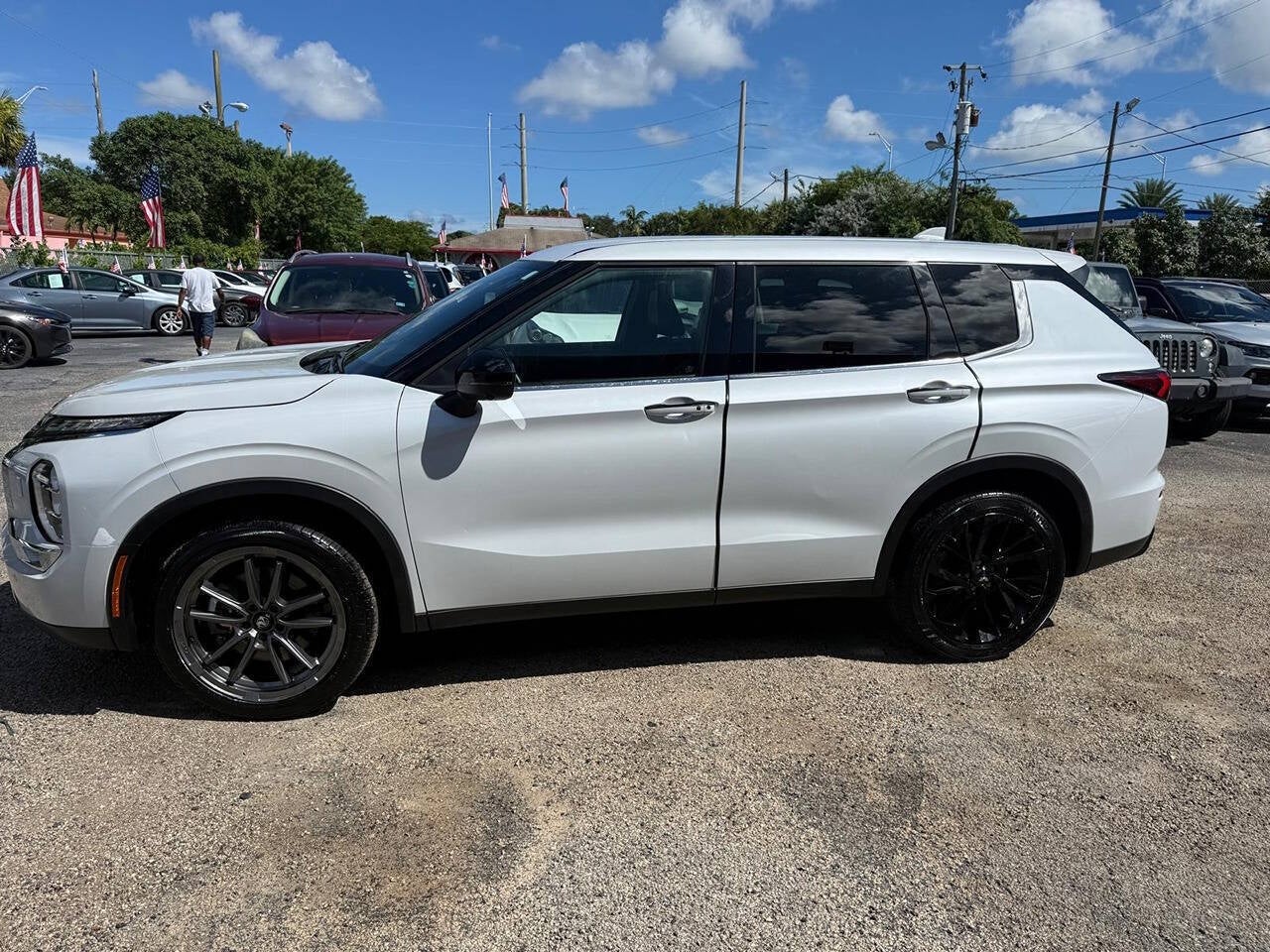 2023 Mitsubishi Outlander SE AWD 4dr SUV