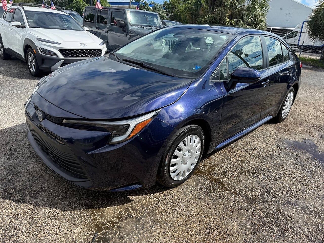 2025 Toyota Corolla Hybrid LE 4dr Sedan