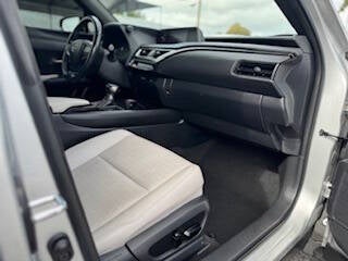 2019 Lexus UX 200 Base 4dr Crossover