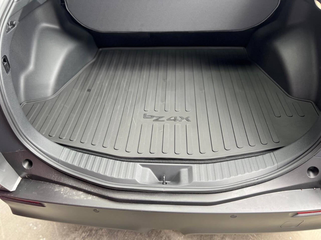 2024 Toyota bZ4X XLE AWD 4dr Crossover