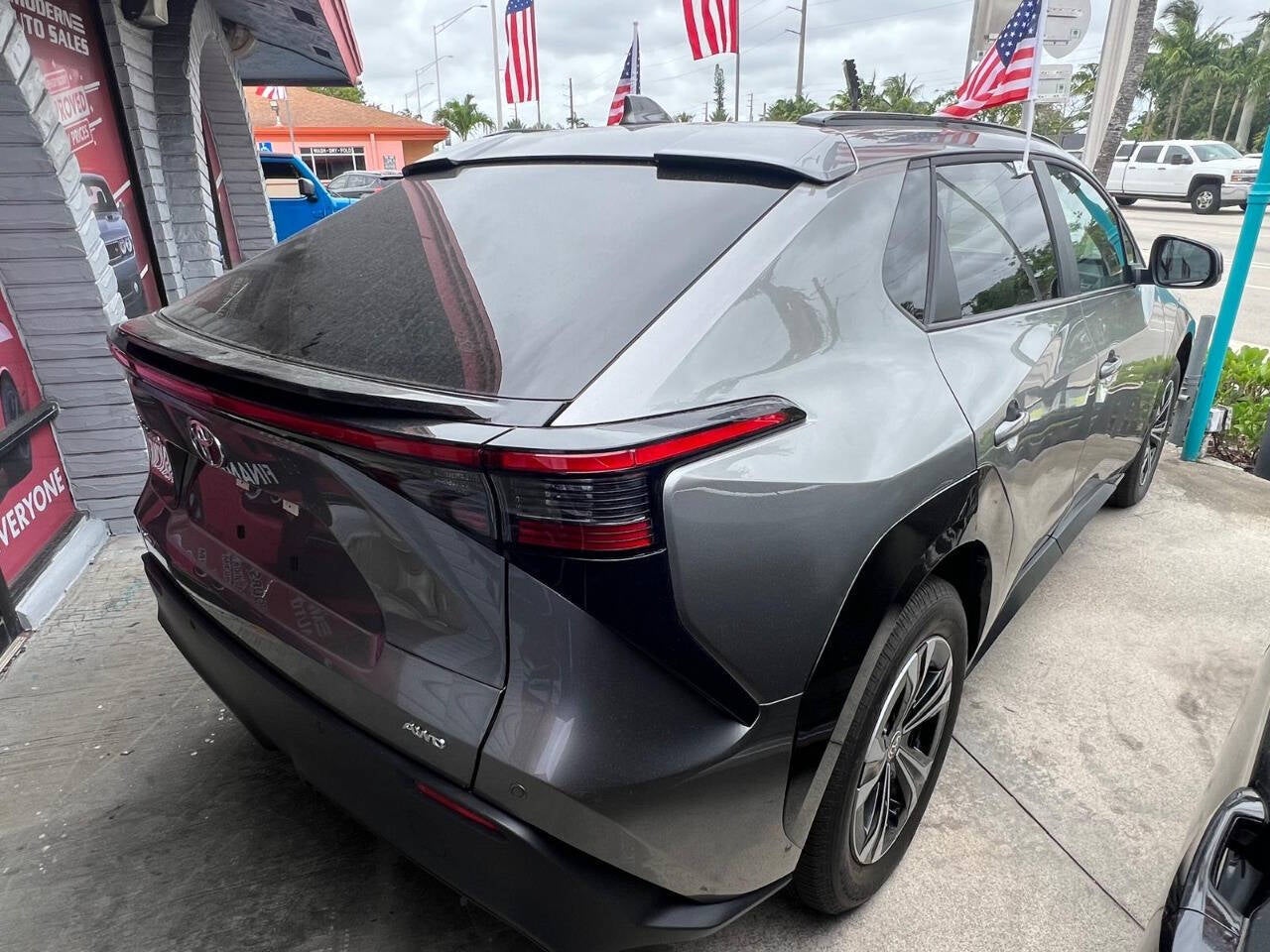 2024 Toyota bZ4X XLE AWD 4dr Crossover