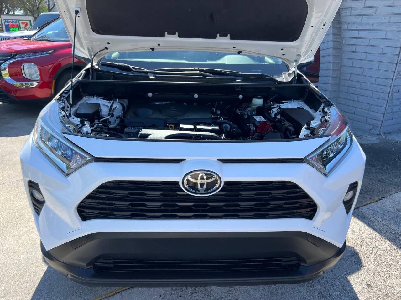 2020 Toyota RAV4 XLE 4dr SUV
