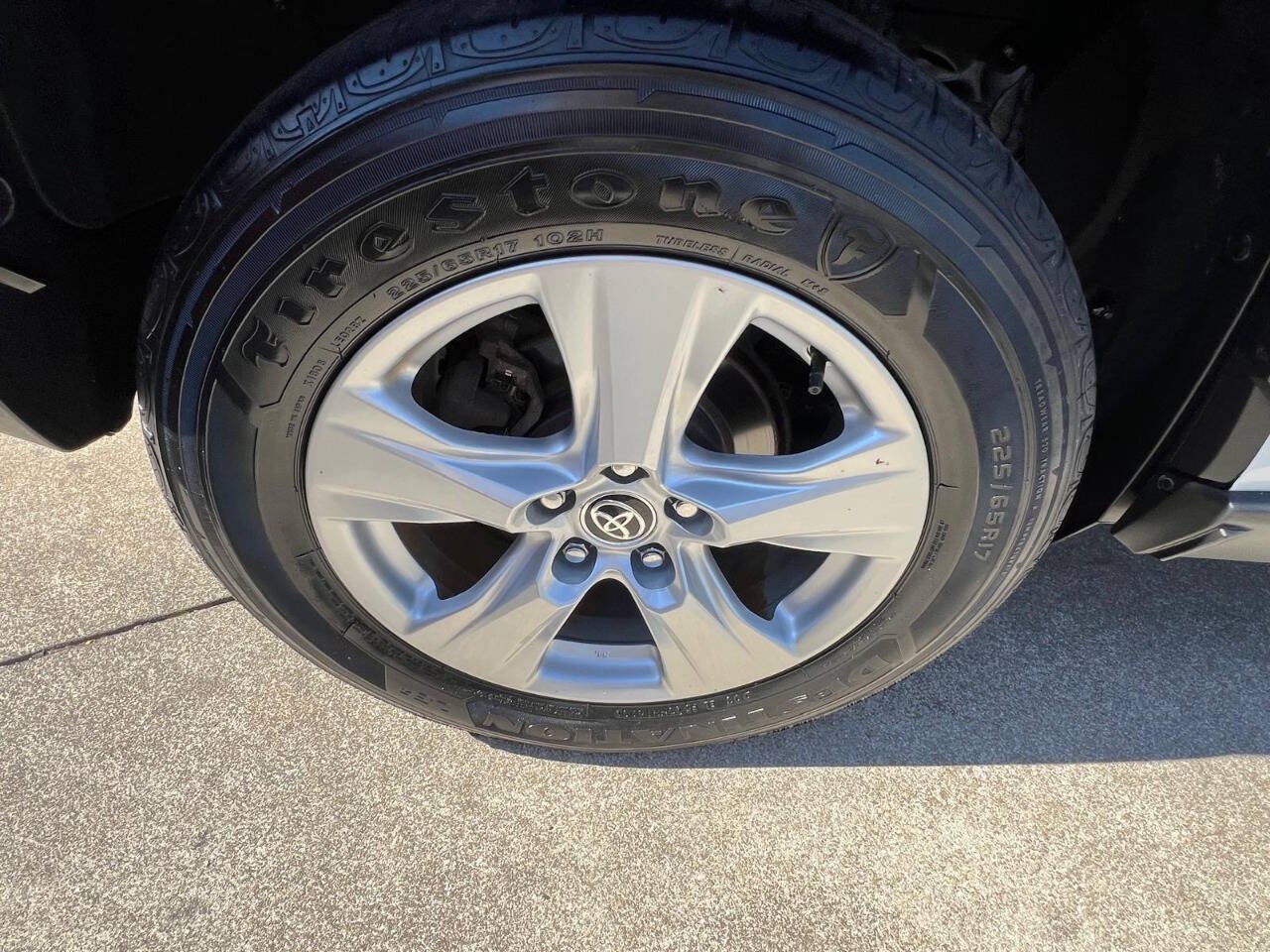 2020 Toyota RAV4 XLE 4dr SUV