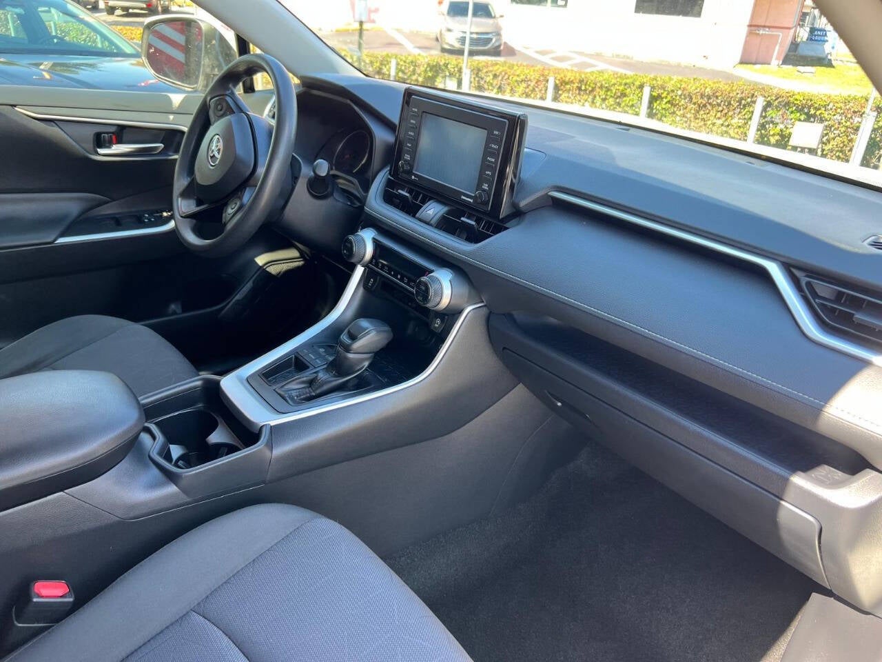 2020 Toyota RAV4 XLE 4dr SUV