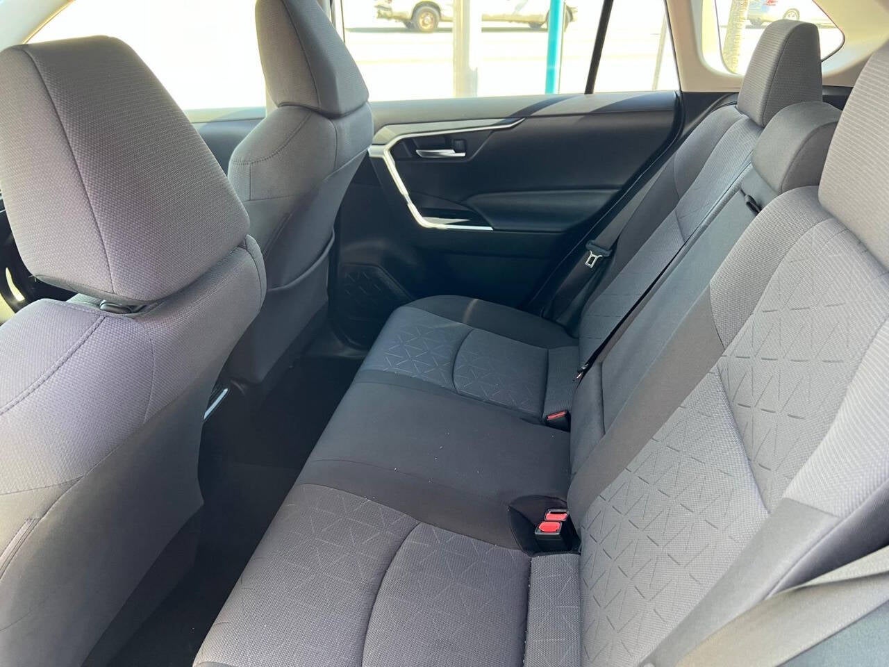 2020 Toyota RAV4 XLE 4dr SUV