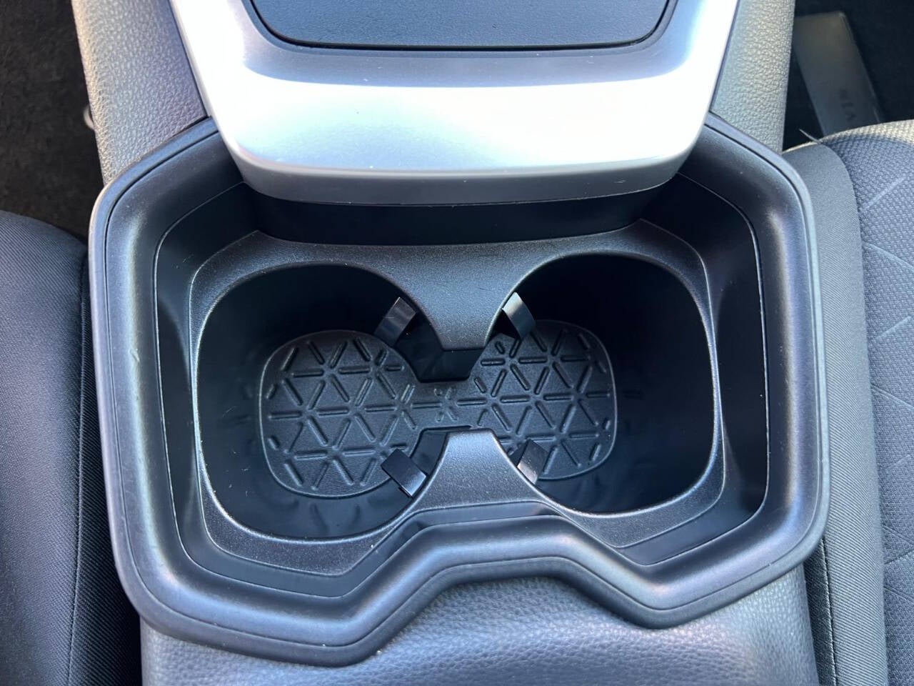 2020 Toyota RAV4 XLE 4dr SUV