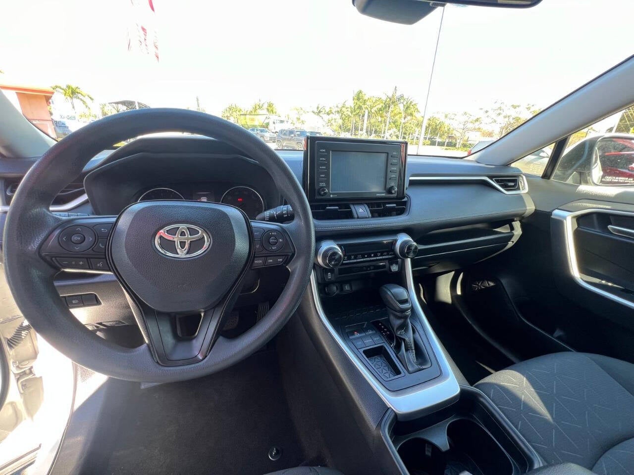 2020 Toyota RAV4 XLE 4dr SUV