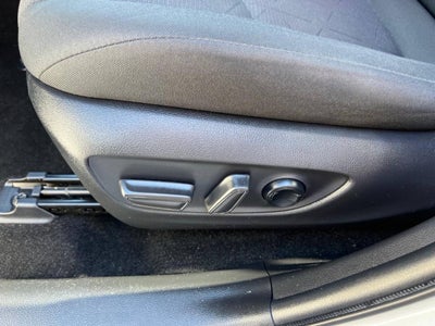 2020 Toyota RAV4 XLE 4dr SUV