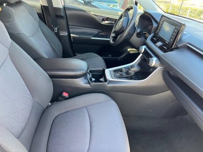 2020 Toyota RAV4 XLE 4dr SUV